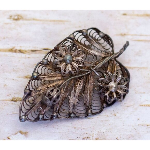 Vintage Intricate Leaf Abstract Brooch - BR1 - Picture 1 of 3